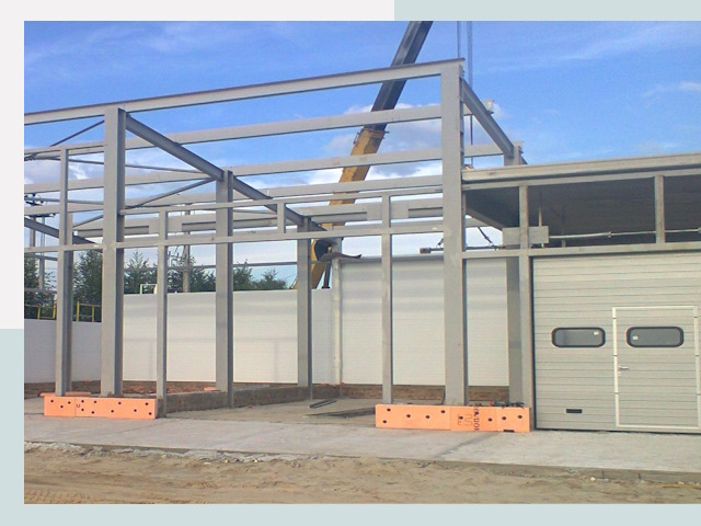 Строительство автосервисов от СтальСтрой-Бря по цене 618 руб.